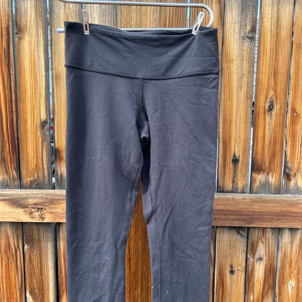 Black cropped Lululemon leggings
